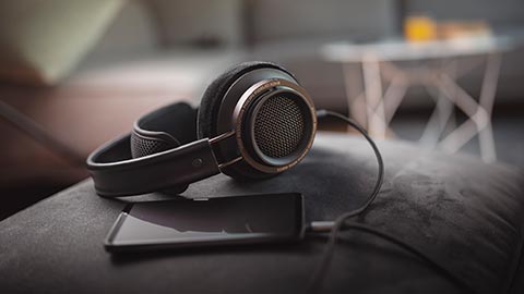 Tai nghe c&oacute; d&acirc;y tr&ugrave;m tai với &acirc;m thanh c&oacute; độ trung thực cao