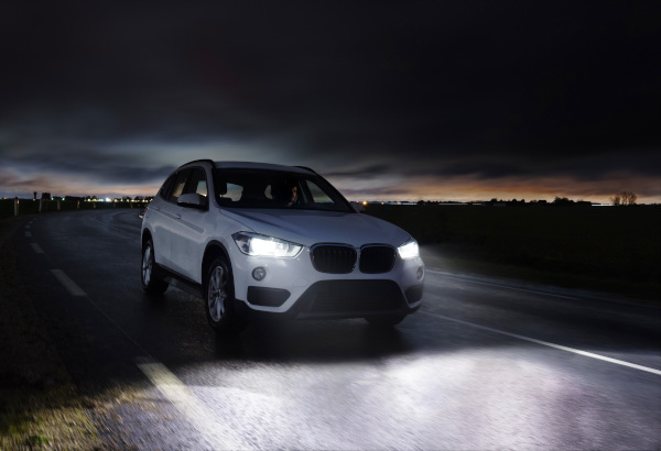 Nhiệt độ m&agrave;u l&ecirc;n tới 5.800 Kelvin