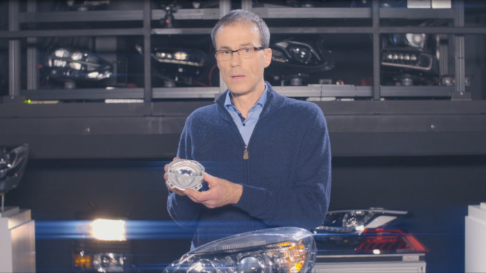 Sự kh&aacute;c biệt giữa ch&oacute;a phản xạ v&agrave; hệ thống quang học c&oacute; thấu k&iacute;nh