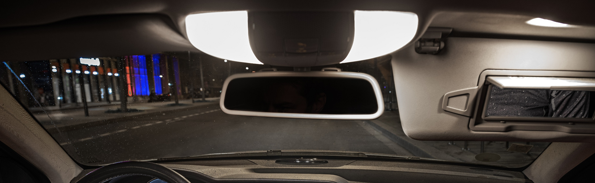 Đ&egrave;n nội thất